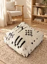 Diyara Artisanat Pouf en laine et coton écru à motifs graphiques noirs 4.webp