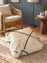 Diyara Artisanat Pouf en laine et coton écru à lignes noires 3.webp