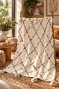 Diyara Artisanat Plaid écru à losanges noirs et pompons 1.webp