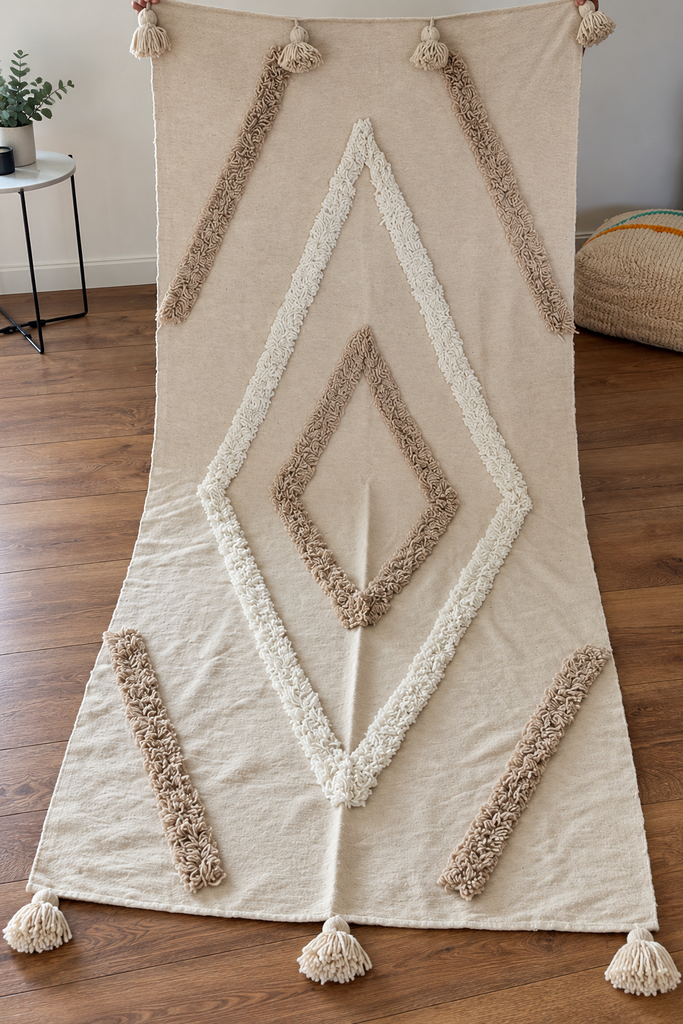 Diyara Artisanat Plaid écru à motifs géométriques en relief 3.png