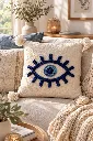 Diyara Artisanat Housse de coussin Œil bleu en coton écru 2.webp