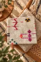 Diyara Artisanat Housse de coussin en coton écru à motifs berbères multicolores 4.webp