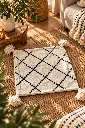 Diyara Artisanat Housse de coussin berbère écrue à losanges noirs 2.webp
