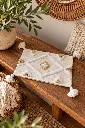 Diyara Artisanat Housse de coussin berbère tuftée beige et blanc - Modèle 1 - 4.webp