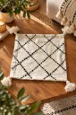 Housse de Coussin Berbère Écrue à Losanges Noirs